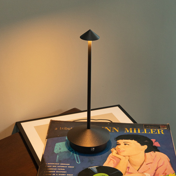 Dimbar LED-bordslampa i aluminium, inomhus/utomhusbruk