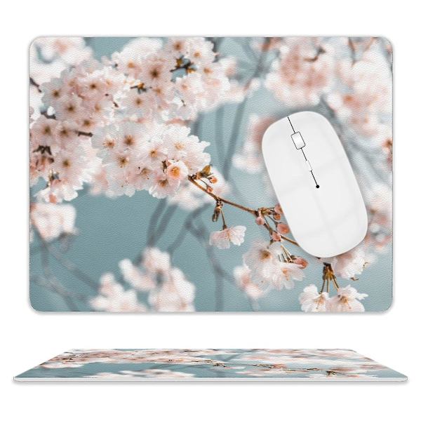 Blommor och suddig print vadderar