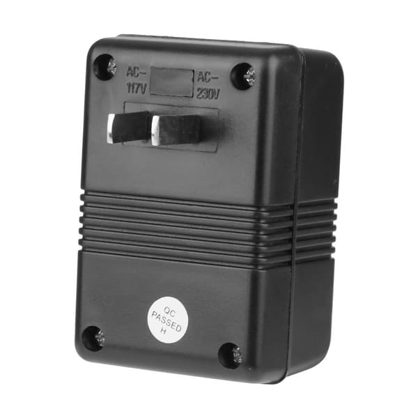 220V til 110V Nedtrappende Spenningsomformer Strømtransformator 70W CN Plugg
