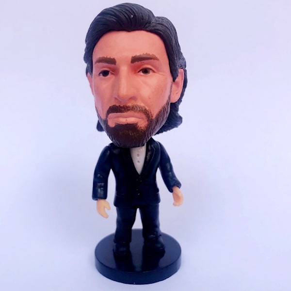 Uudet jalkapallofanit hehkuttavat Real Madrid Cairo Live -muotia Suit Pirlo
