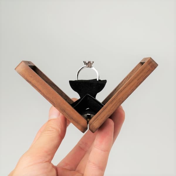 Tre ringboks med roterende display - Elegant smykkeskrin for ringer (Ingen ring inkludert)