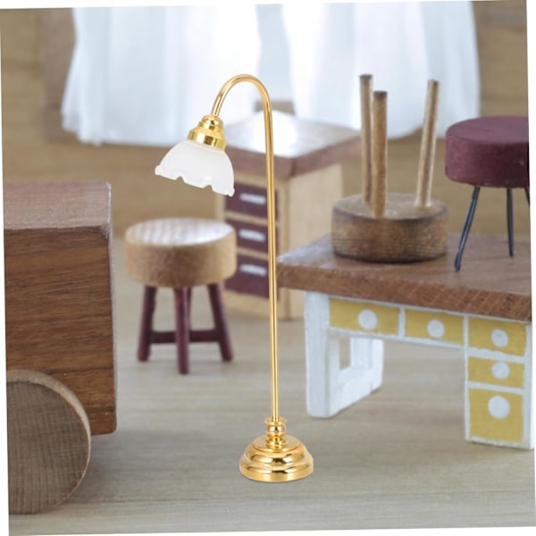 Mini gulvlampe skrivebordsdekorasjon retro skrivebordstilbehør miniatyrmøbler eventyrhagedekorasjoner dukkehuslampe DIY dukkehusbelysning