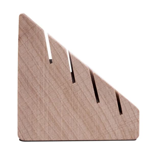 Pelimerkkien pidike pyramidimuotoisille pelimerkeille