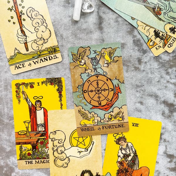 Smith-Waiten reunaton tarot-pakka – Centennial Classic -replika ennustuskortit