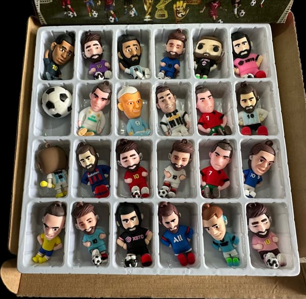 Høykvalitets 2025 VM Julekalender, jule-blindboks med Messi, Kairo, Mbappe og mer. Hög kvalitet