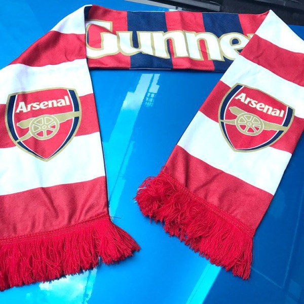 Scarfs för fotbollsfans - höst och vinter glädje, handviftande scarfs Arsenal randig version