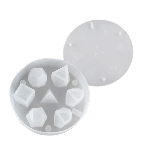 Silikoneform til polyedriske terninger med indgraverede tal