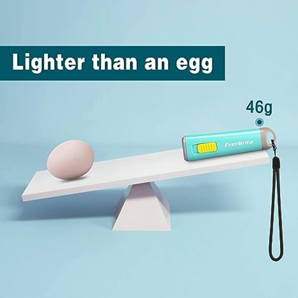 Mini LED-ficklampa för barn, lätt, 3 AAA-batterier ingår