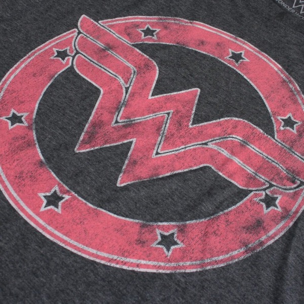 Wonder Woman Dam/Dam Distressed Emblem T-Shirt L Dark Hea Dark Heather Grey/Pink L