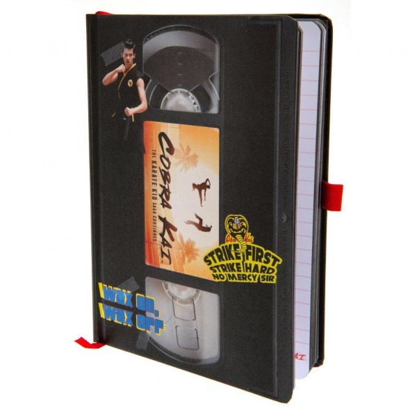 Cobra Kai Premium VHS A5-anteckningsbok En storlek Svart/Orange/Vit Black/Orange/White One Size