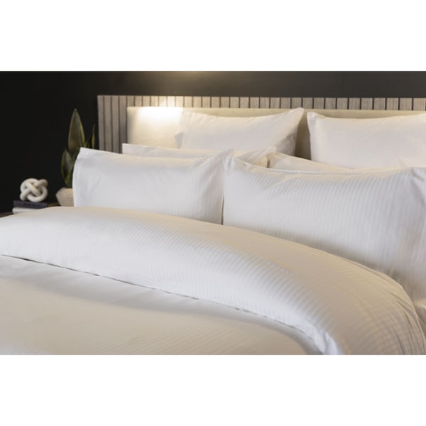 Belledorm Hotel Soho Pinstripe Påslakanset Enkelsäng Vit White Single