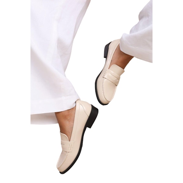 Where's That From Dam/Damer Houston Lackläder Slip-on Cream 8 UK Wide