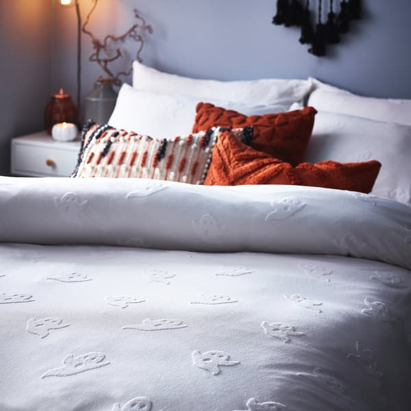 The Linen Yard Ghost Tufted Halloween Påslakan Set King Whit White King