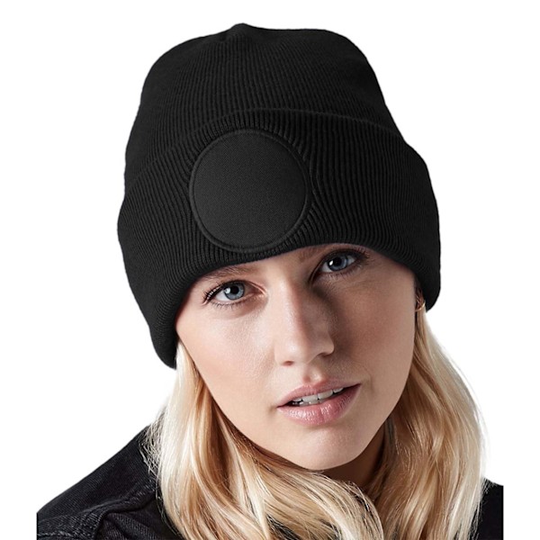 Beechfield Rund Stickad Mössa med Patch, One Size, Svart Black One Size