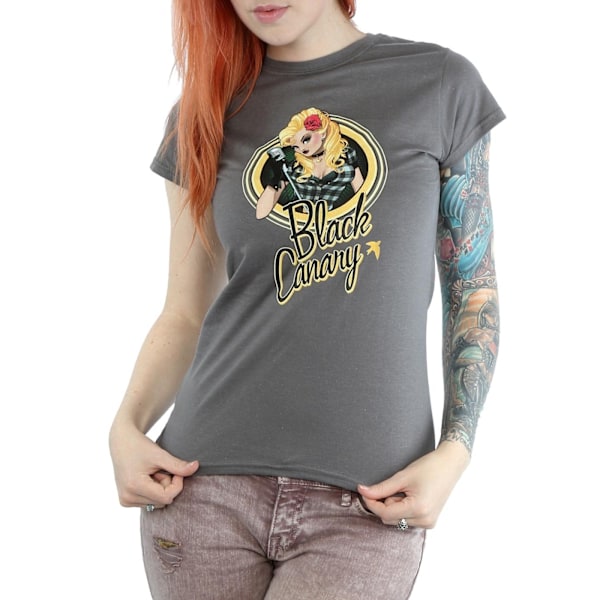 DC Bombshells Dam T-shirt med Black Canary-märke i svart Charcoal L