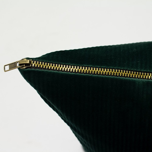 Furn Aurora Corduroy Kuddfodral 45 x 45 cm Smaragdgrön Emerald Green 45 x 45 cm