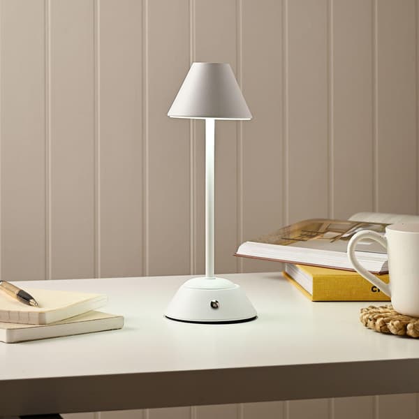Hestia Matt Putty Vit USB LED Touch Bordslampa - Medium One S White One Size