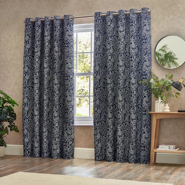 Wylder Bali Jacquard Botaniska Öglettgardiner 168cm x 183cm Mi Midnight 168cm x 183cm