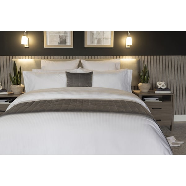 Belledorm Hotel Soho Pinstripe Påslakanset Enkelsäng Vit White Single