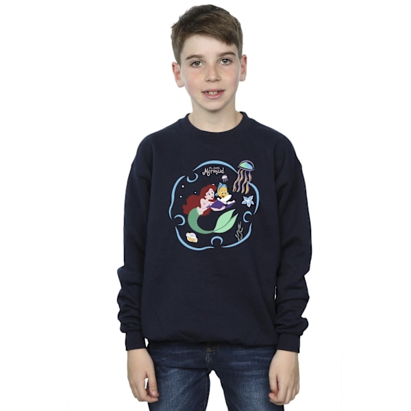 Disney Boys The Little Mermaid Läser En Bok Sweatshirt 3-4 År Navy Blue 3-4 Years