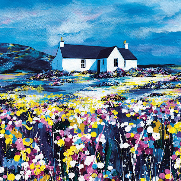 Avril Thomson Smith Rig Cottage inramad duktryck 40cm x 40cm Blue/Yellow/White 40cm x 40cm