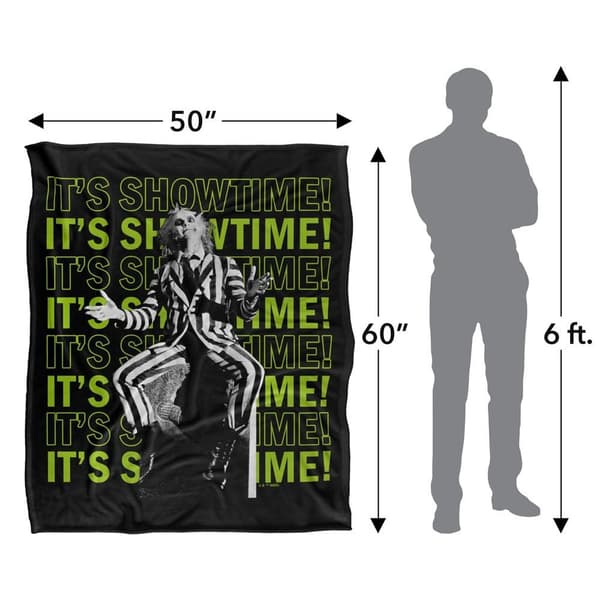 Beetlejuice It's Showtime Text Repeat mjuk filt 152 cm Multicoloured 152cm x 127cm