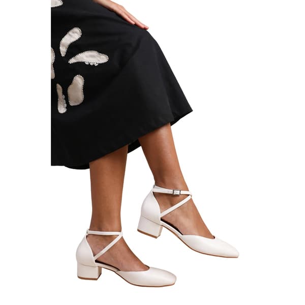 Var kommer det ifrån Dam/Dam Peru PU Crossover Strap Low Blo White 6 UK