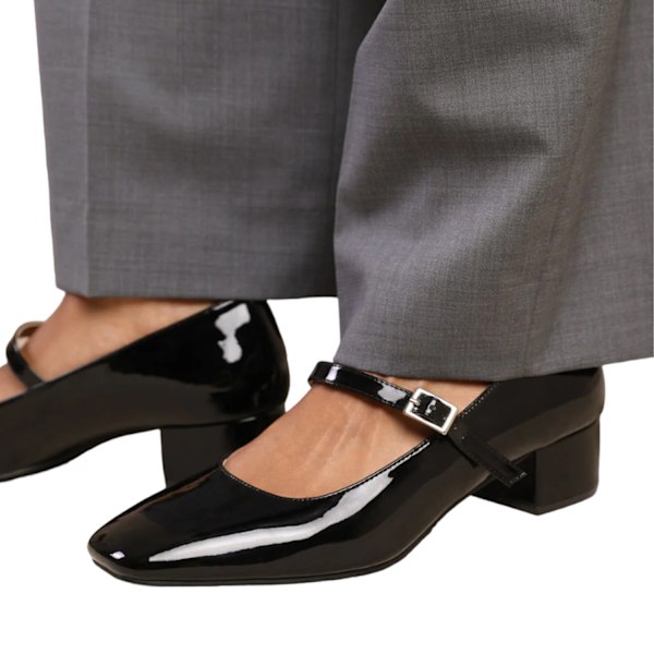 Var är det ifrån Dam/Dam Oslo Enstängd Spetsig Tå Låg Black Patent 8 UK