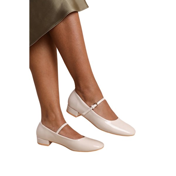 Where's That From Damskor/Damer Minsk Patent Faux Läder Spänne Cream 8 UK Wide