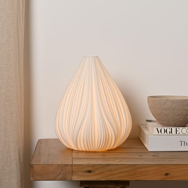Hestia Vit Blomknopp Bordslampa One Size Vit White One Size