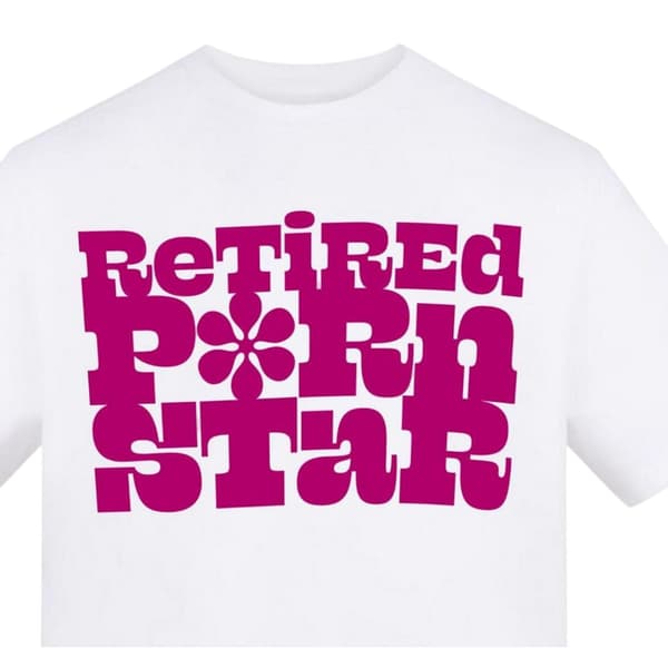 AWD Herr T-shirt med texten \"Retired\" M Vit/Rosa White/Pink M