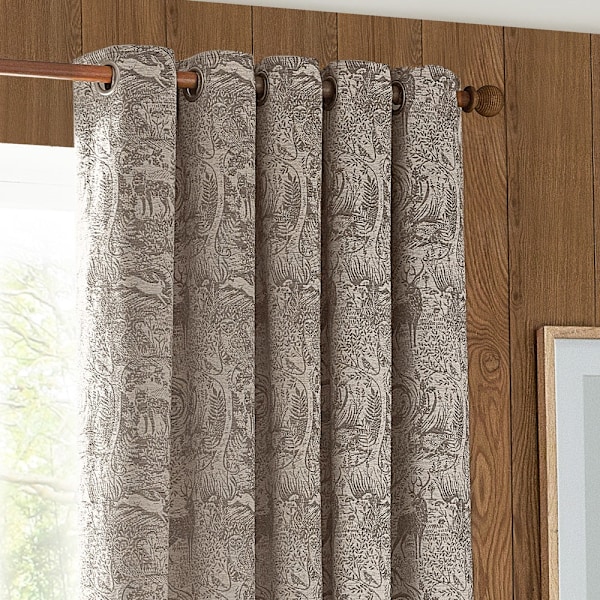 Furn Winter Woods Chenille Djur Öglett Gardiner 117cm x 137cm Taupe 117cm x 137cm