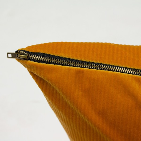 Furn Aurora Corduroy Kuddfodral 45 x 45 cm Ockragul Ochre Yellow 45 x 45 cm