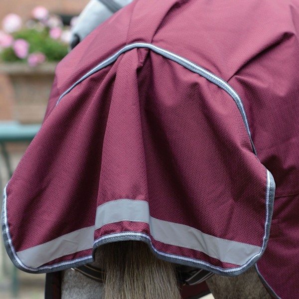 Weatherbeeta Comfitec Plus Dynamic II Avtagbar Hals Lätt Hästtäcke Maroon/Grey/White 4´ 3