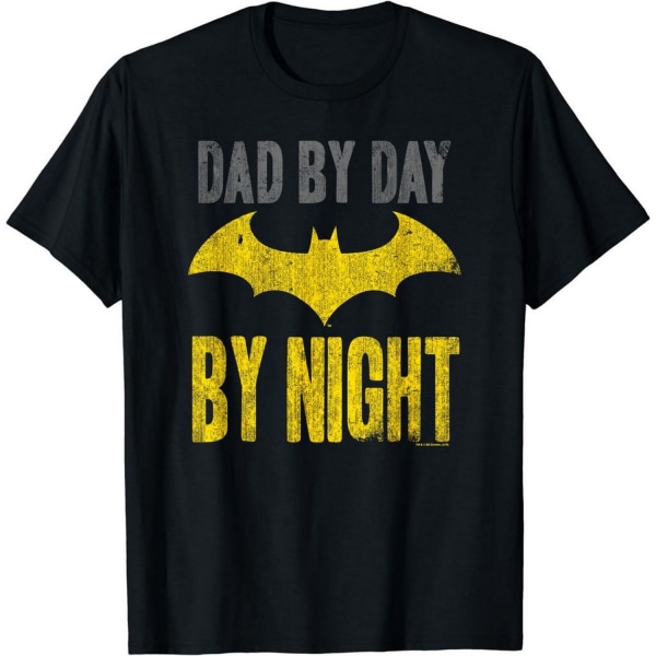 Batman Herr Dad By Day T-shirt L Svart/Gul Black/Yellow L