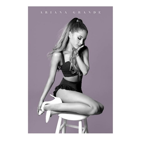 Ariana Grande Pose Poster En Storlek Flerfärgad Multicoloured One Size