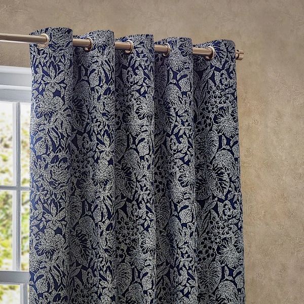 Wylder Bali Jacquard Botaniska Öglettgardiner 168cm x 183cm Mi Midnight 168cm x 183cm