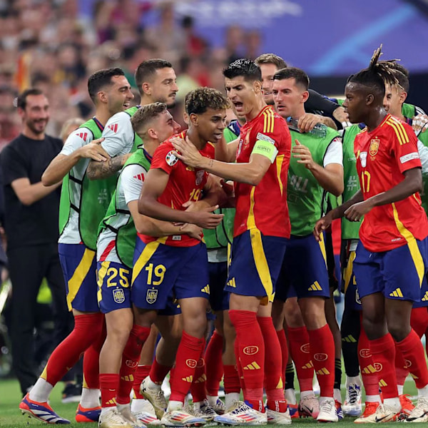 Barnfotbollströjeset 2024 UEFA Europamästerskap Spanien Jersey Kit Hemma Nr 19 LAMINE YAMAL Pojkfotbollströja 22