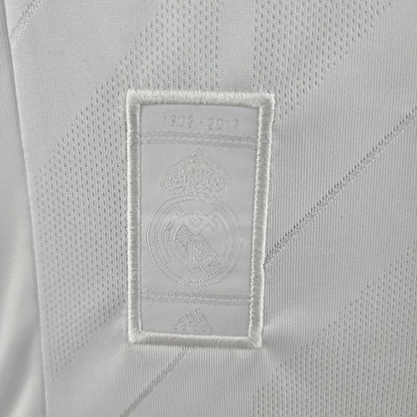 REAL MADRID 2017 - 2018 HEMMATRÖJA Fotbollströja S