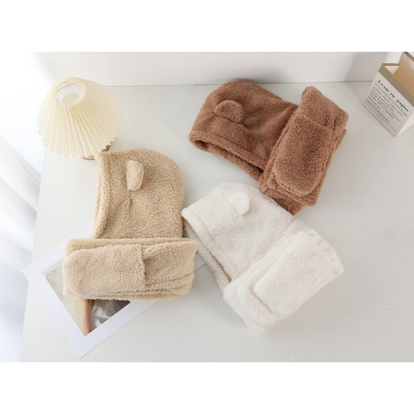 4-i-1 Varmt Set - Mössa, Halsduk, Handskar och Mask i Mysig Design Vit