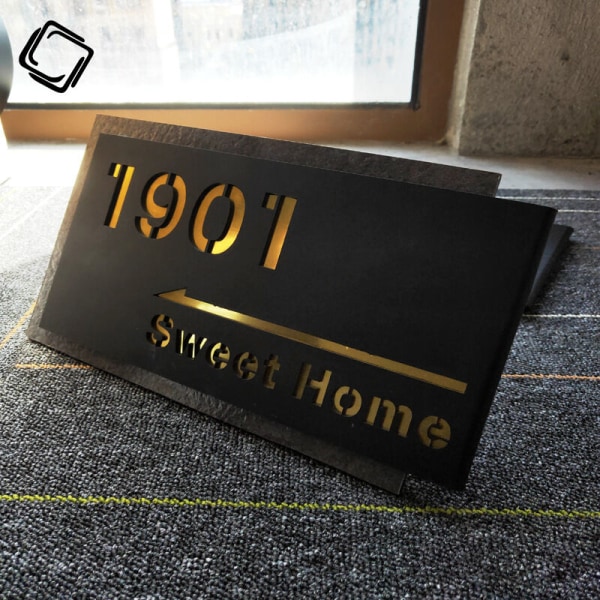 Dørnummerplakett Husnummer og navn  Tilpassbare tall og bokstaver  200 x 330mm  Akrylmateriale  gull skrift-DENUOTOP
