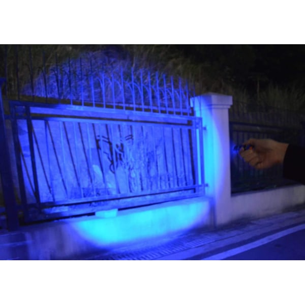 Blåljus LED-ficklampa, Superstark, Justerbart fokus, 4 ljuslägen, Lång batteritid, Vattentät, Kompakt fickformat för strömavbrott, Nödsituationer