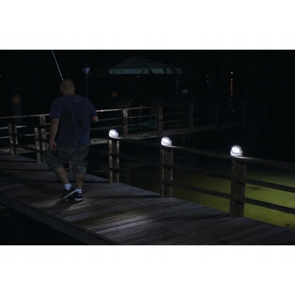 Langaton LED-lamppu liiketunnistimella White