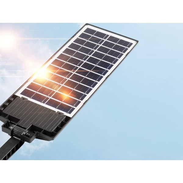 Solcellsdrivna LED Lampa Med Rörelsesensor & Fjärrkontroll Svart