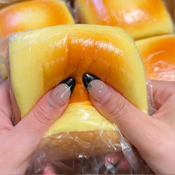 Gul Toast Squeezie Legetøj - Langsom Rebound, Brøduft, til Kontor, 10cm