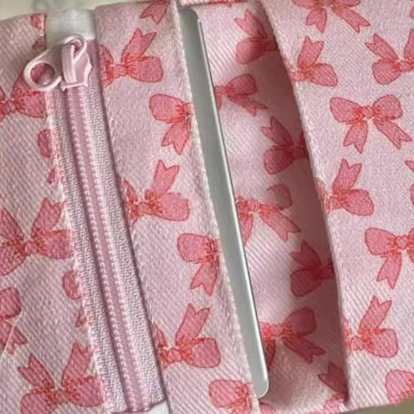 New Wallet/Card Holder with Bow, Large Capacity, Versatile and Portable Bag