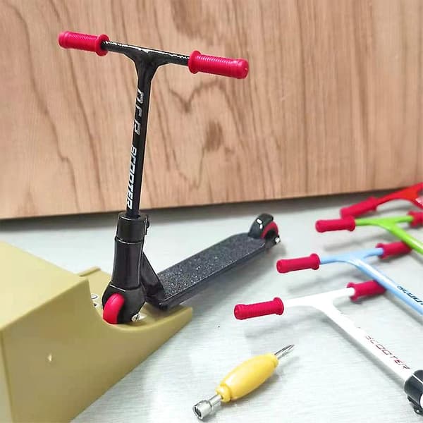 [LCS] Finger Scooter i Legering med Miniscooterverktøy og Tilbehør til Fingerbrett Red