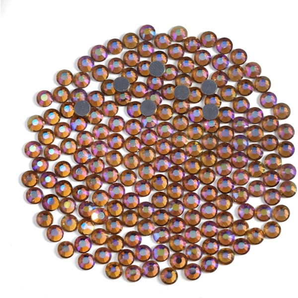 8000 Hot Fix Rhinestones, Lt. Colorado Topaz AB, SS6, 1.9-2.1mm for klær og håndverk Lt.Colorado Topaz AB SS6 Lt.Colorado Topaz AB