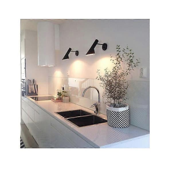 Justerbar svart vägglampa, modern design som passar vardagsrum, sovrum och korridor