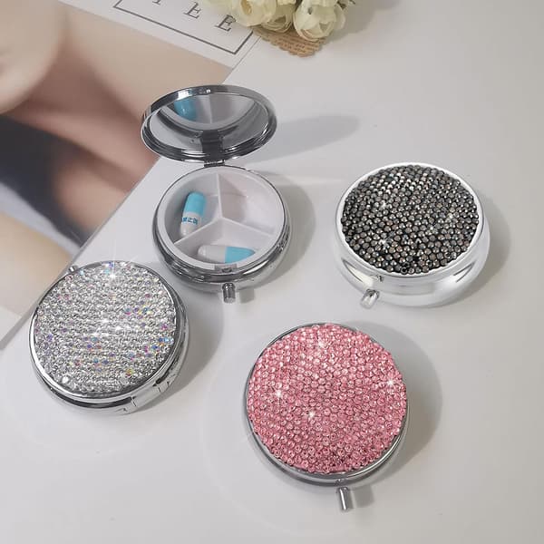 [LCS] Glitrende Rhinestone Pilleboks Vanntett Bærbar Organizer Utendørs Reise Solid Lang Levetid Pilleboks White